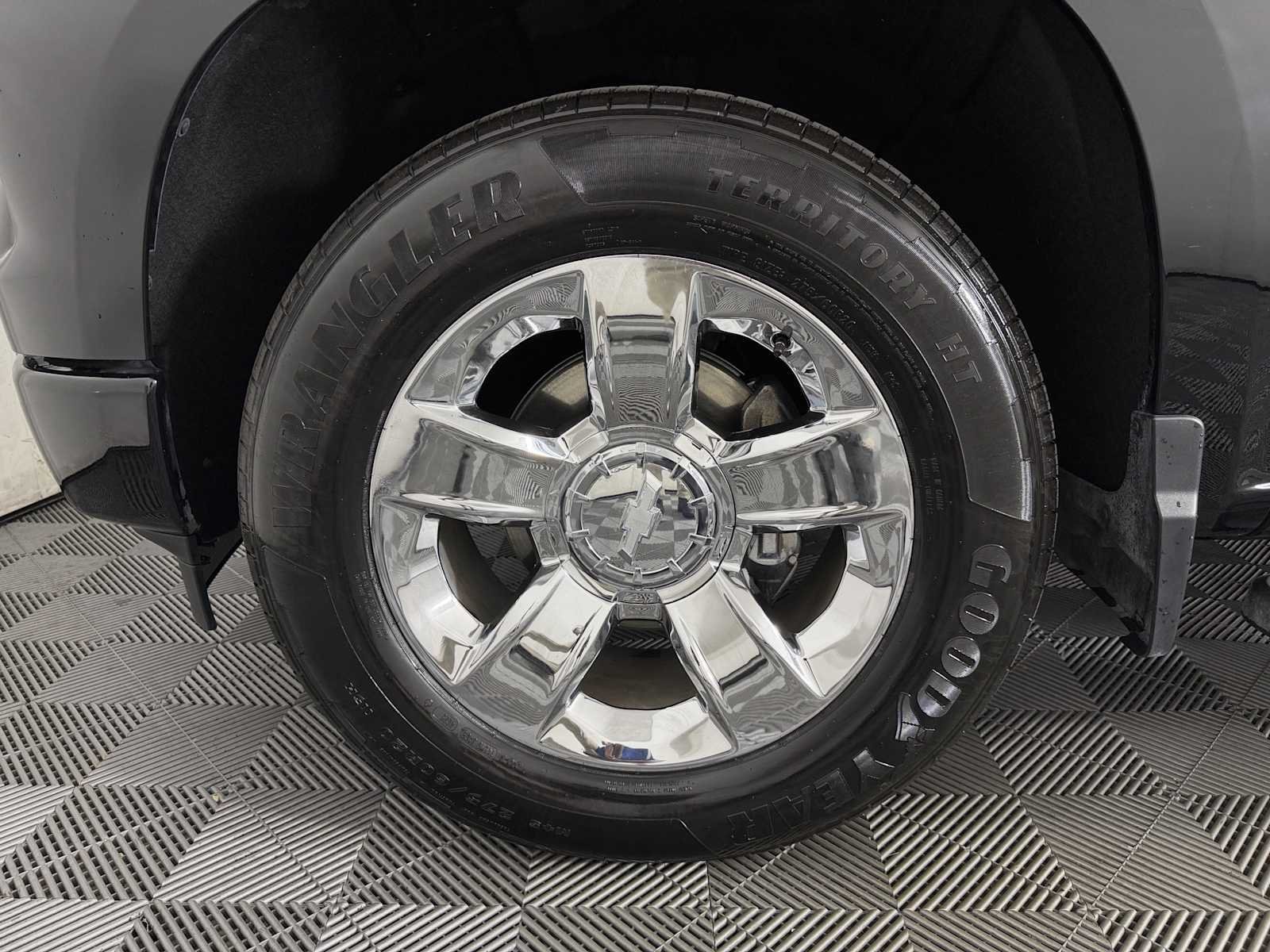 Used 2025 Chevrolet Silverado 1500 RST w/ Convenience Package II RWD image 9