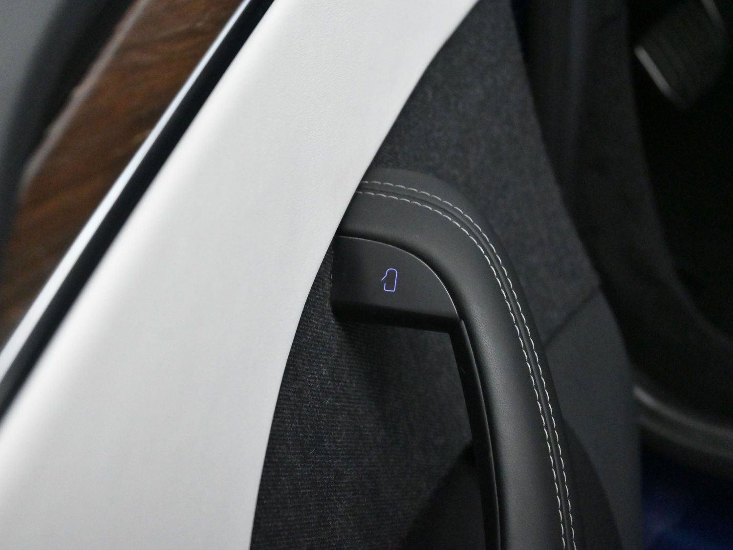 Used 2021 Tesla Model S Plaid image 13