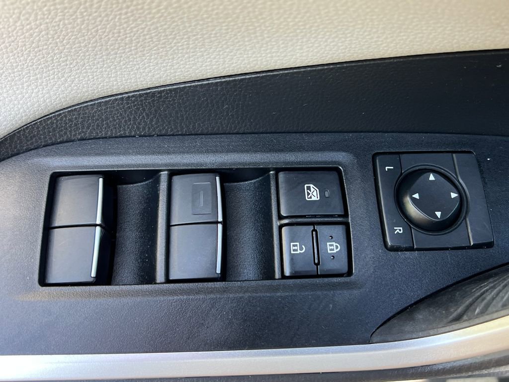 Used 2019 Toyota RAV4 Limited w/ Cold Weather Package AWD/4WD image 12