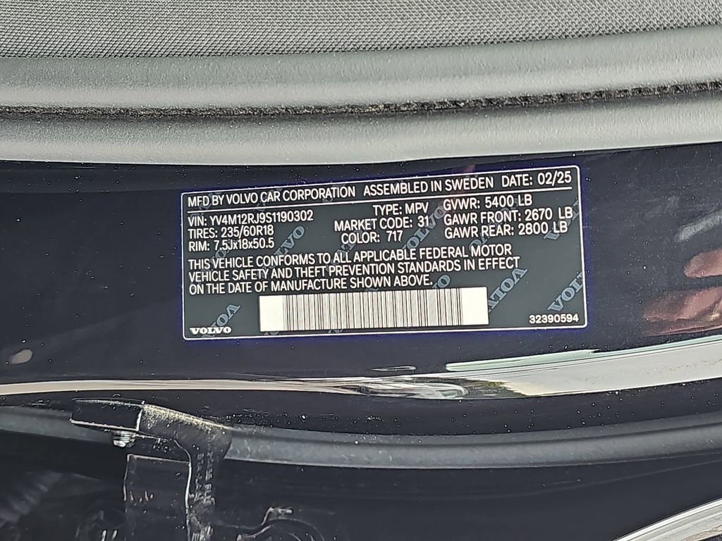 Used 2025 Volvo XC60 B5 Core image 39