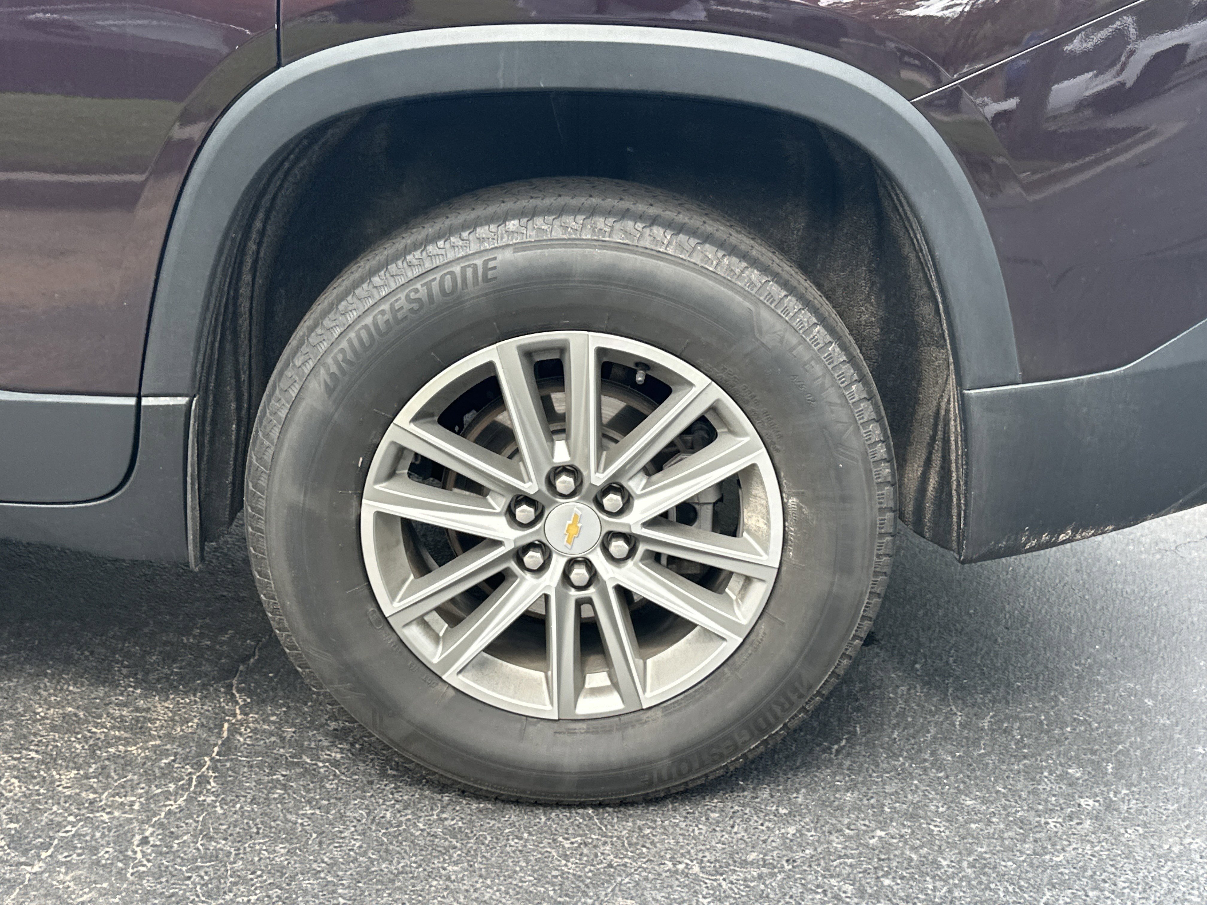 Used 2023 Chevrolet Traverse LT FWD image 28