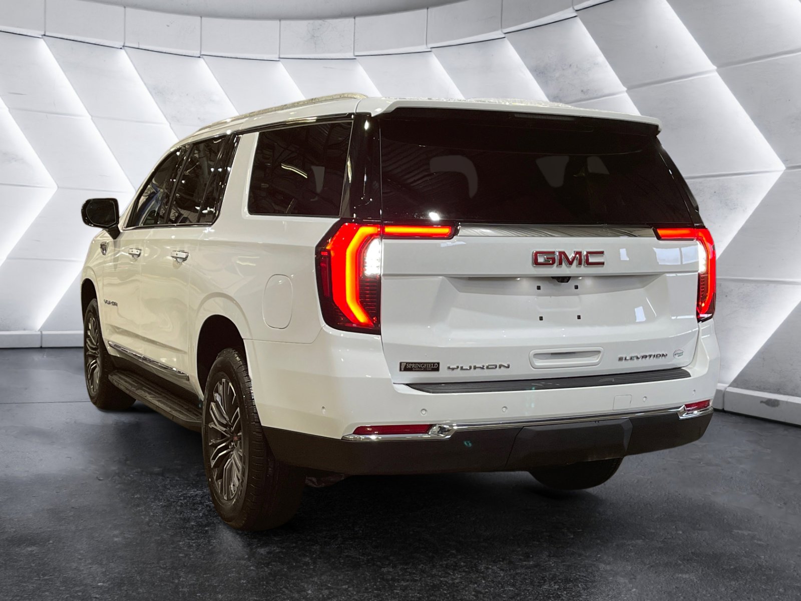 New 2026 GMC Yukon XL Elevation w/ LPO, Floor Liner Package AWD/4WD image 4