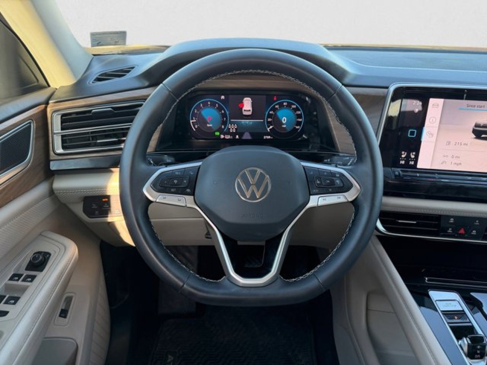 Used 2024 Volkswagen Atlas SE image 14