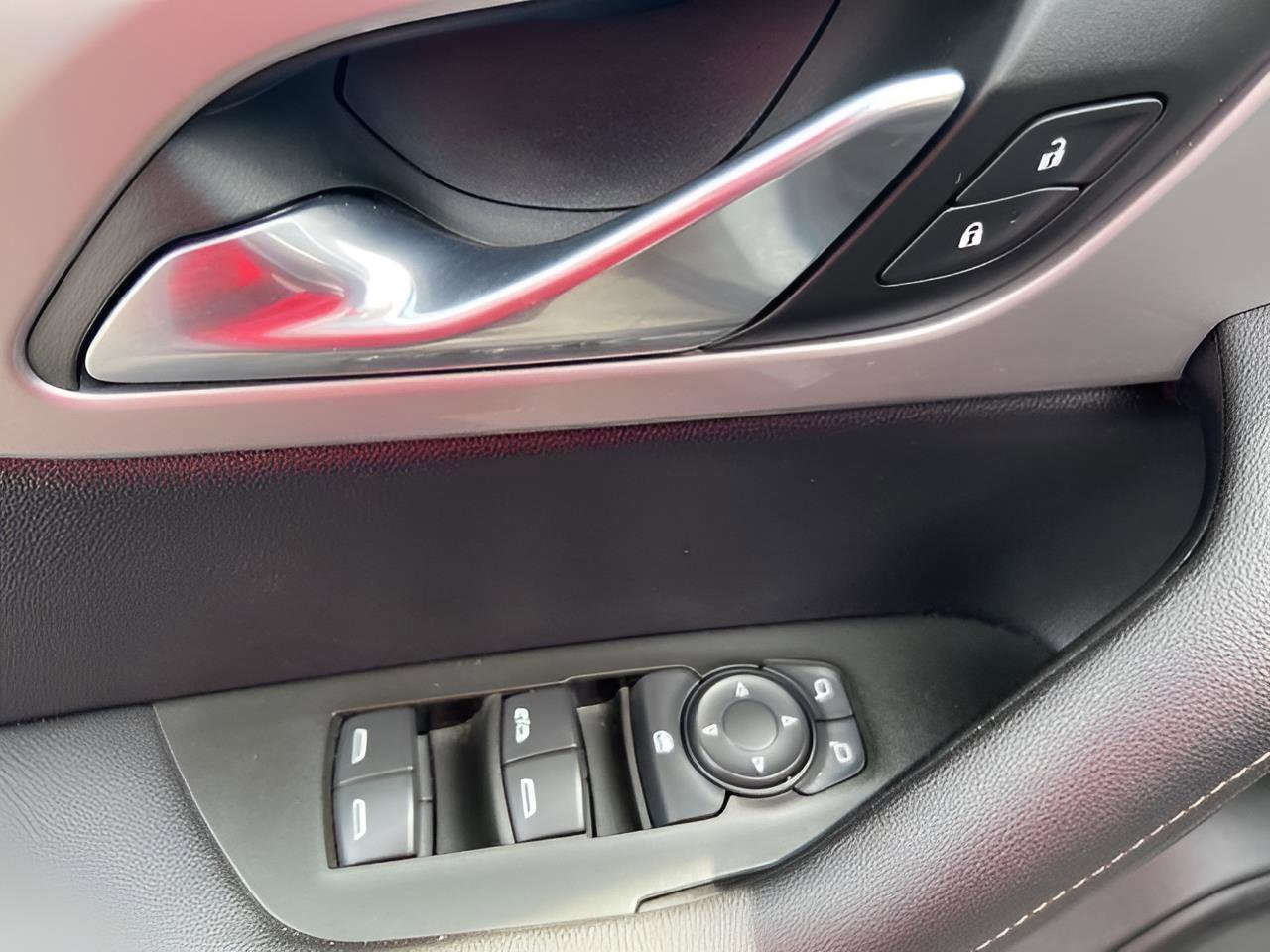 Used 2023 Chevrolet Blazer LT image 11