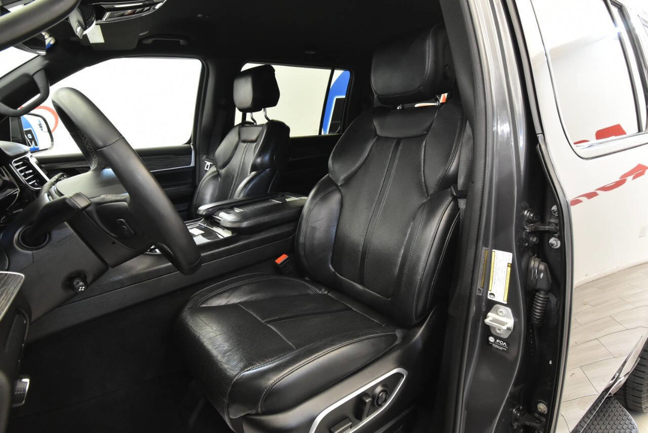 Used 2022 Jeep Wagoneer Series II AWD/4WD image 11