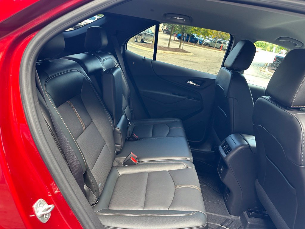 Used 2024 Chevrolet Equinox Premier w/ LPO, Floor Liner Package AWD/4WD image 28