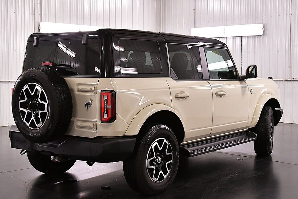 Used 2025 Ford Bronco Outer Banks image 7