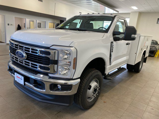 New 2025 Ford F350 XL w/ XL Chrome Package AWD/4WD image 4