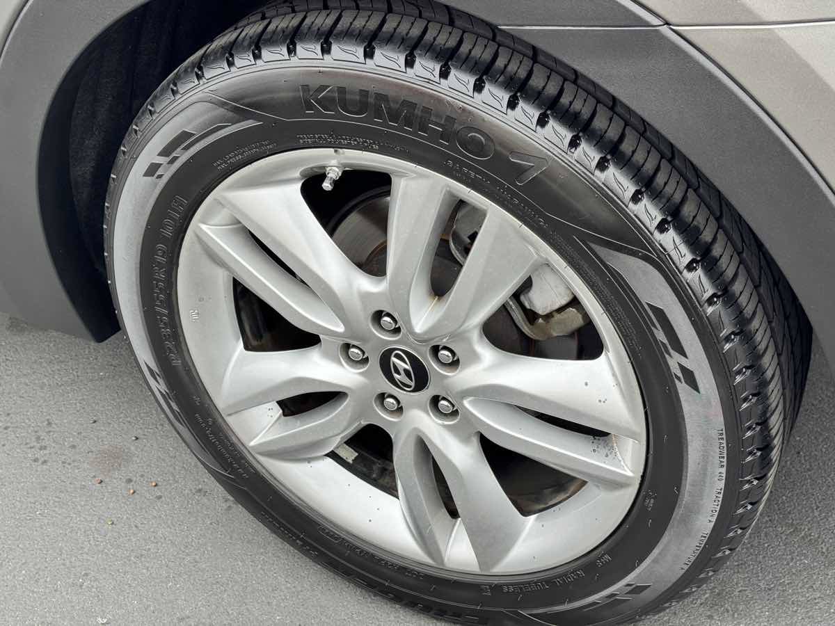 Used 2013 Hyundai Santa Fe Sport 2.0T FWD image 20