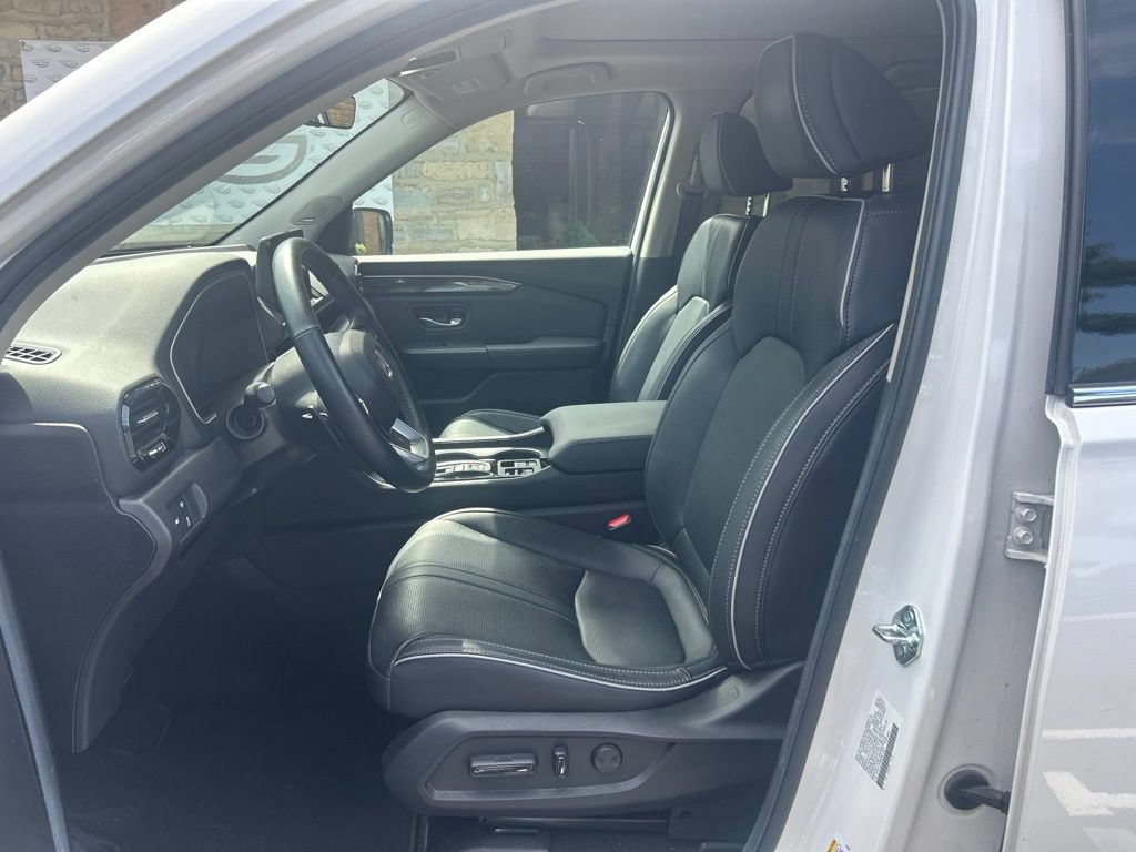 Used 2025 Honda Pilot Elite image 14