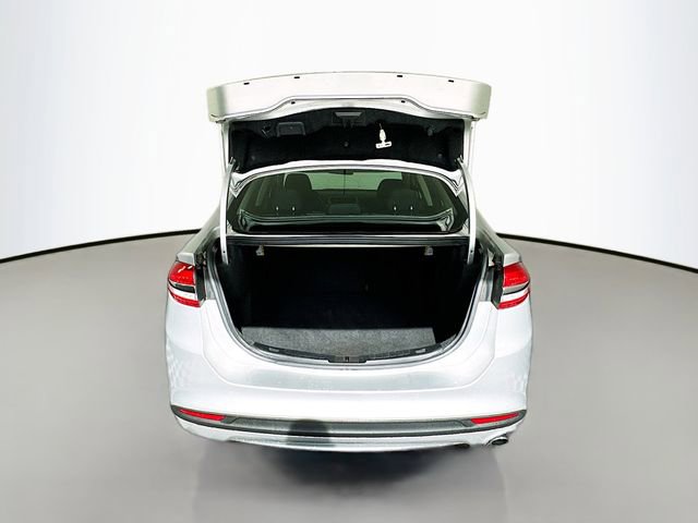 Used 2017 Ford Fusion SE image 24