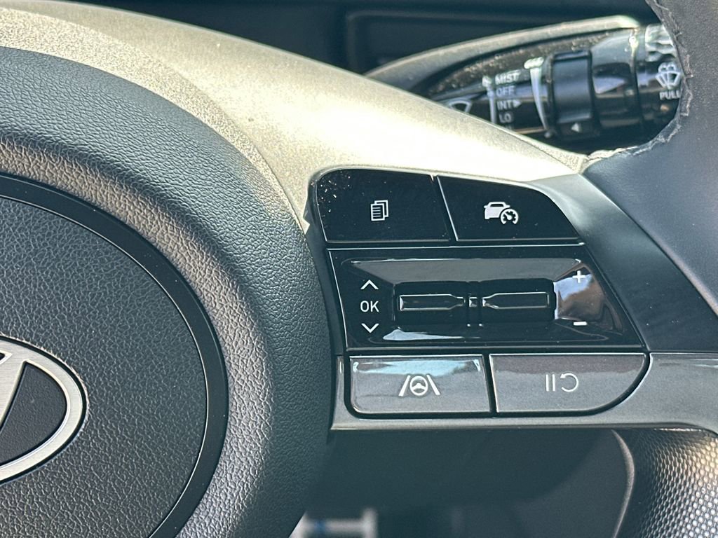 Used 2025 Hyundai Elantra Sport image 26