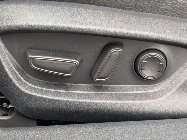 Used 2025 Toyota Camry SE w/ Multimedia Upgrade Package FWD image 18