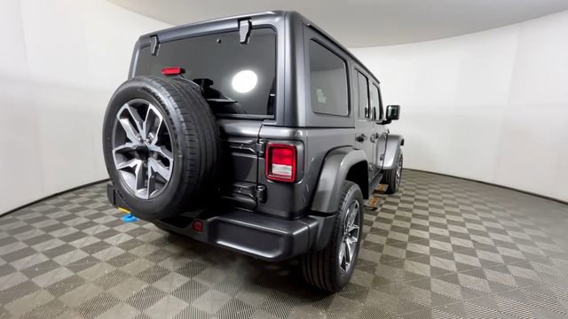 Used 2024 Jeep Wrangler Unlimited w/ Convenience Group AWD/4WD image 5
