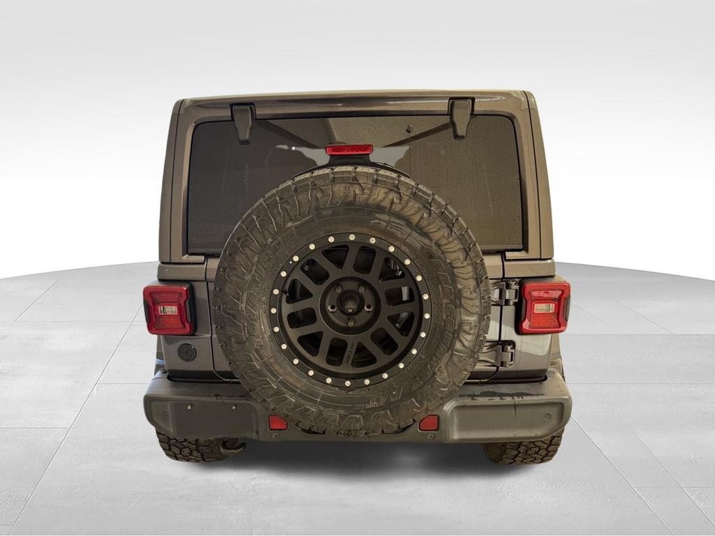 Used 2018 Jeep Wrangler Unlimited Sahara AWD/4WD image 11