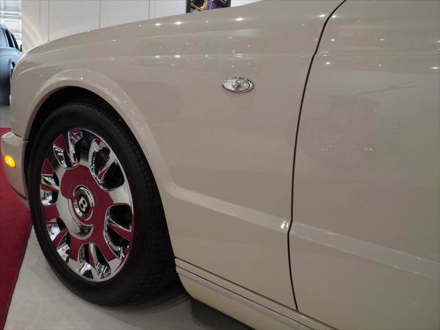 Used 2008 Bentley Azure image 15