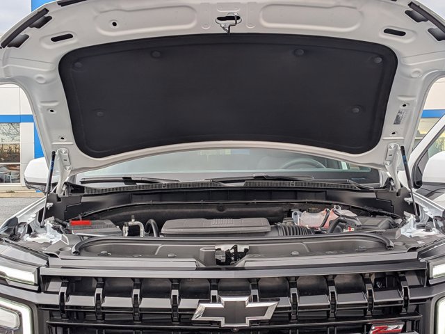 New 2026 Chevrolet Suburban Z71 image 17