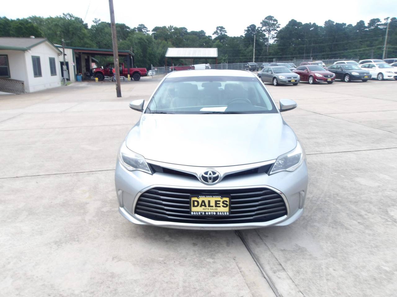 Used 2016 Toyota Avalon XLE FWD image 3