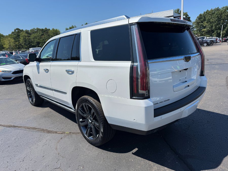Used 2018 Cadillac Escalade Platinum AWD/4WD image 3