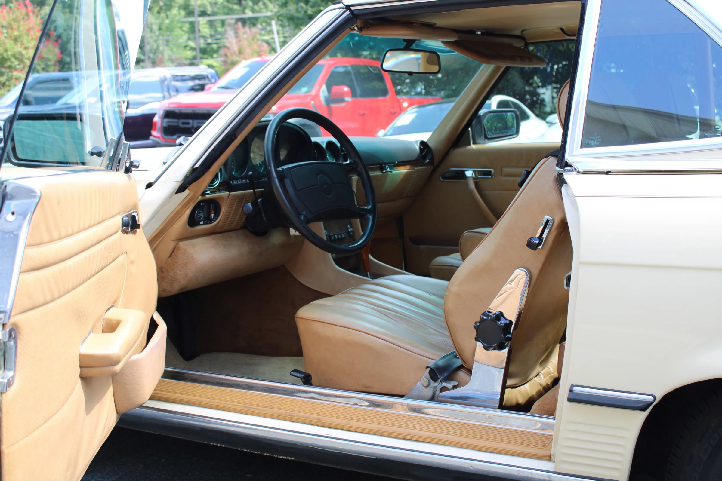 Used 1987 Mercedes-Benz 560 SL image 11