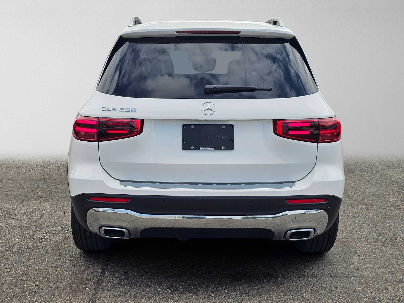 New 2026 Mercedes-Benz GLB 250 image 4
