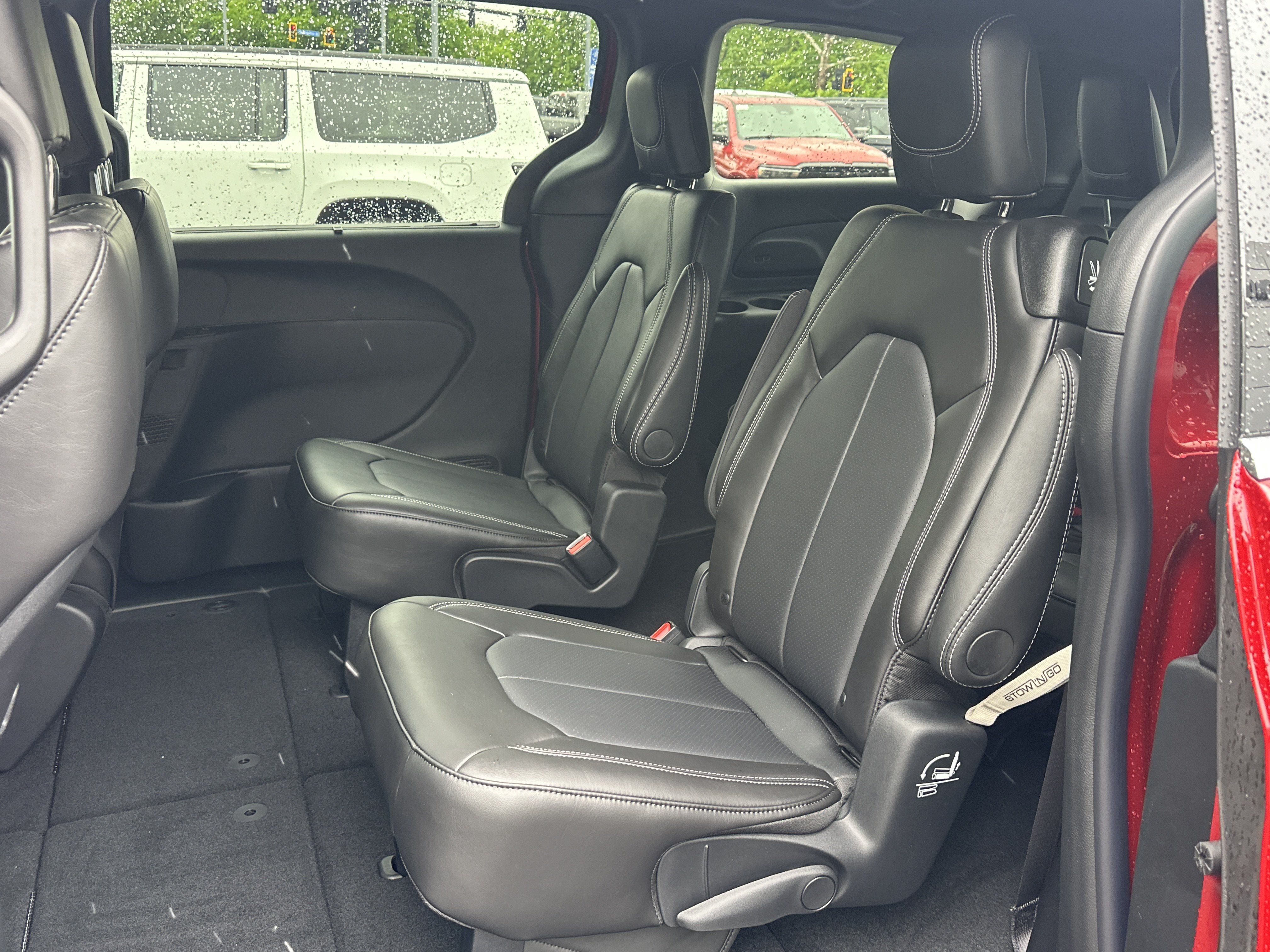 New 2027 Chrysler Pacifica Select w/ Family Tech Group FWD image 28