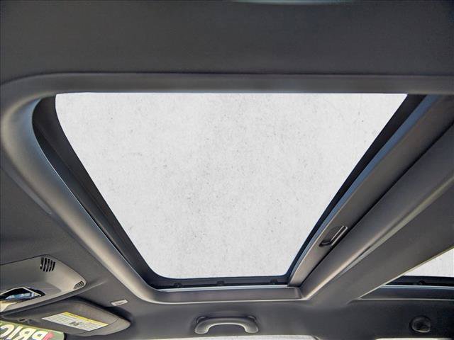 Used 2025 MINI Cooper 2-Door Hardtop FWD image 18