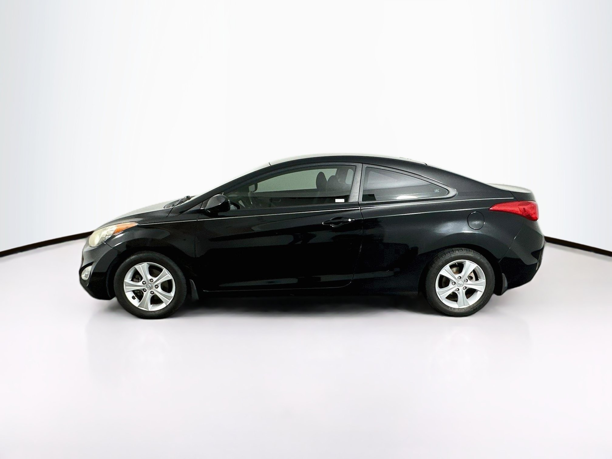 Used 2013 Hyundai Elantra FWD image 4