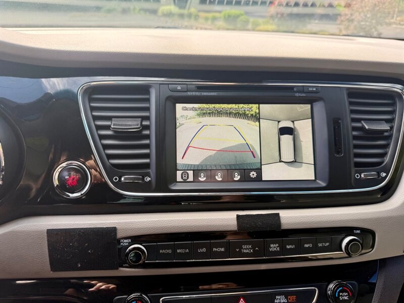 Used 2016 Kia Sedona SX Limited FWD image 12
