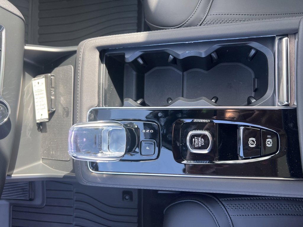 New 2026 Volvo XC90 B6 Plus w/ Protection Package Premier image 24
