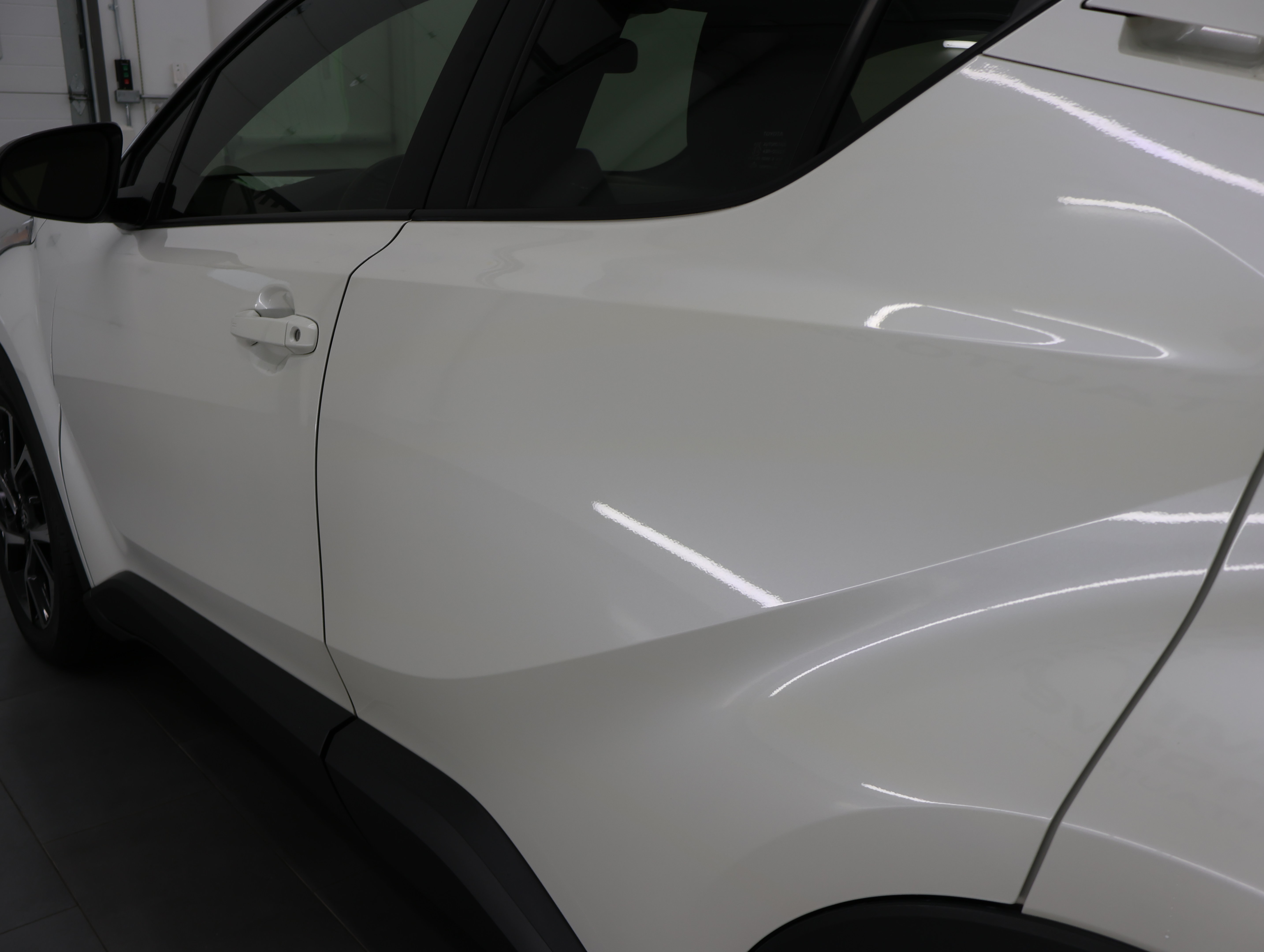 Used 2020 Toyota C-HR XLE FWD image 30