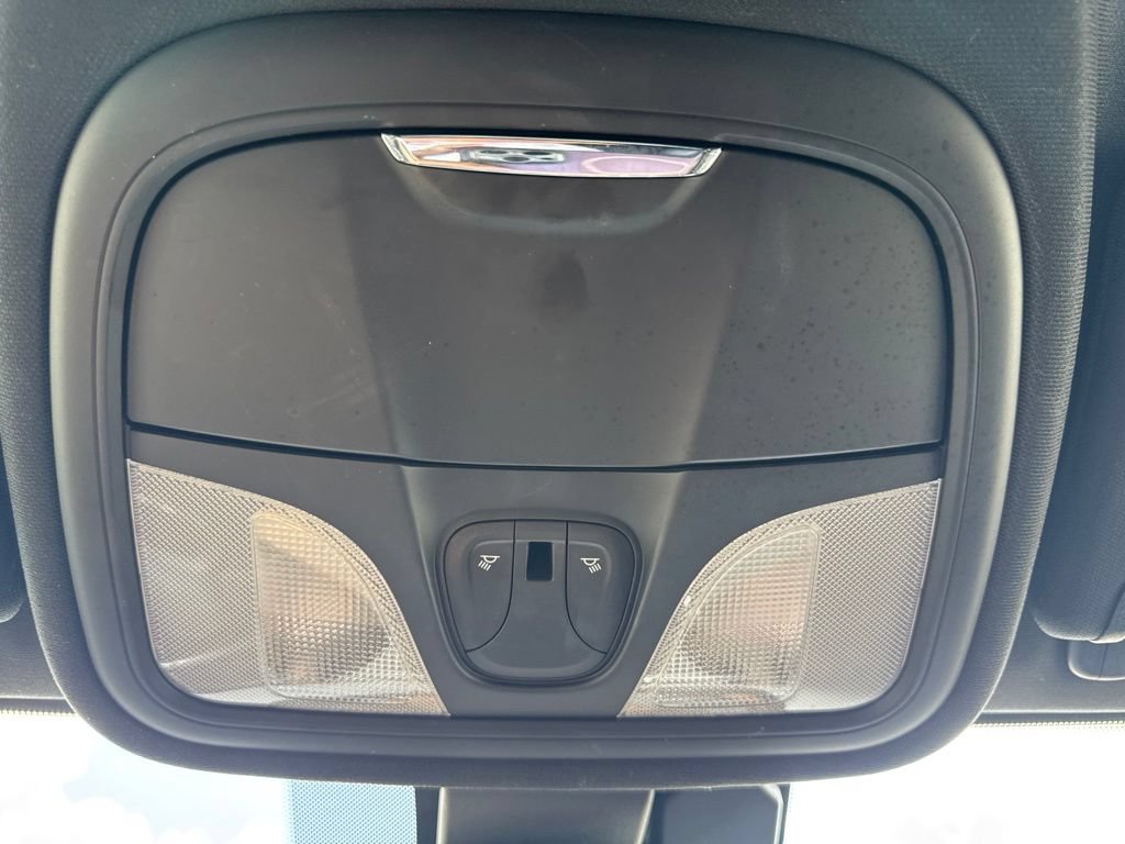 Used 2016 Chrysler 200 S w/ Comfort Group FWD image 18