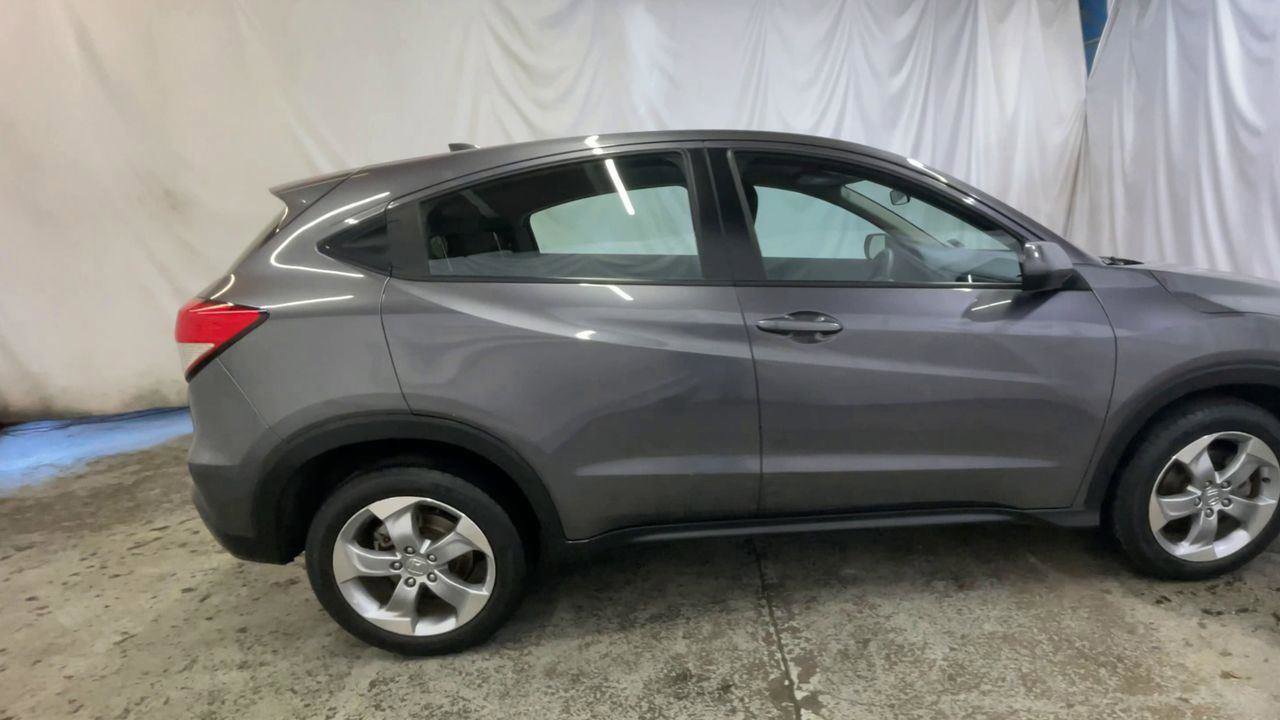 Certified 2021 Honda HR-V LX image 9
