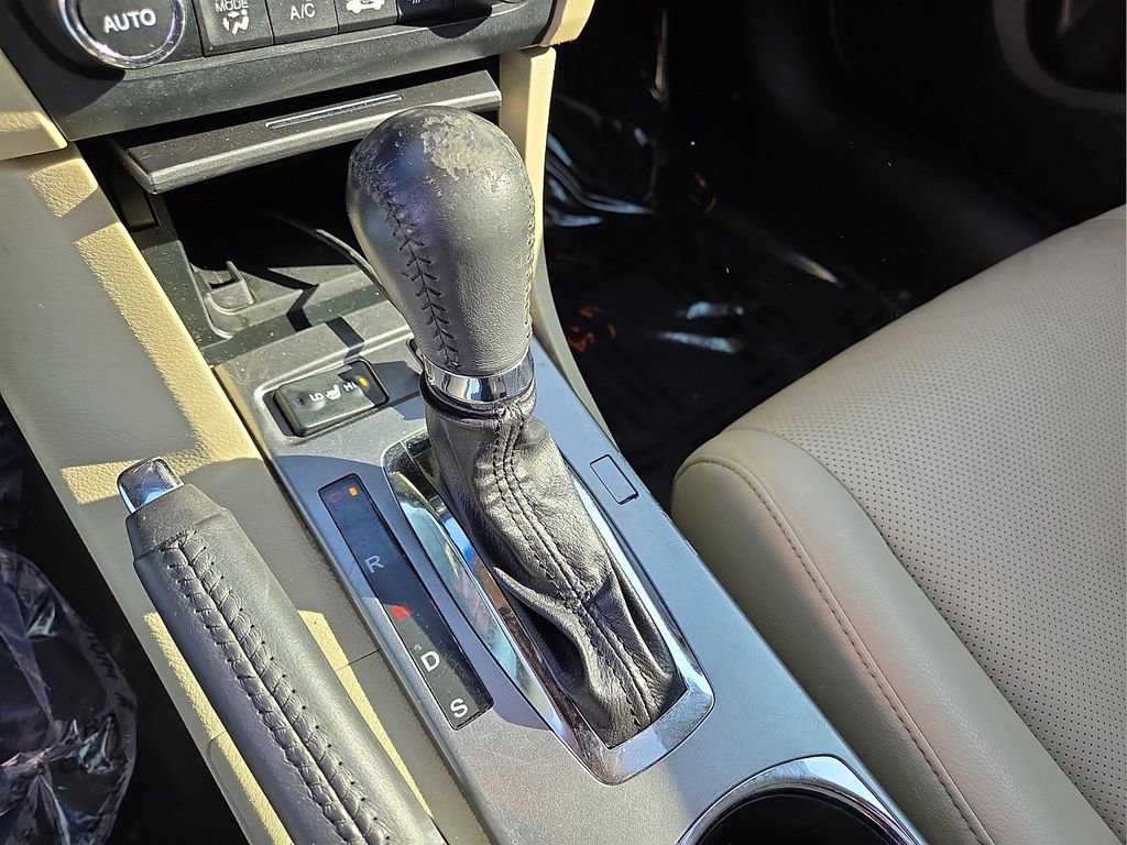 Used 2013 Acura ILX w/ Premium Package image 16