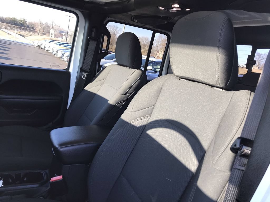 Used 2022 Jeep Gladiator Sport AWD/4WD image 11