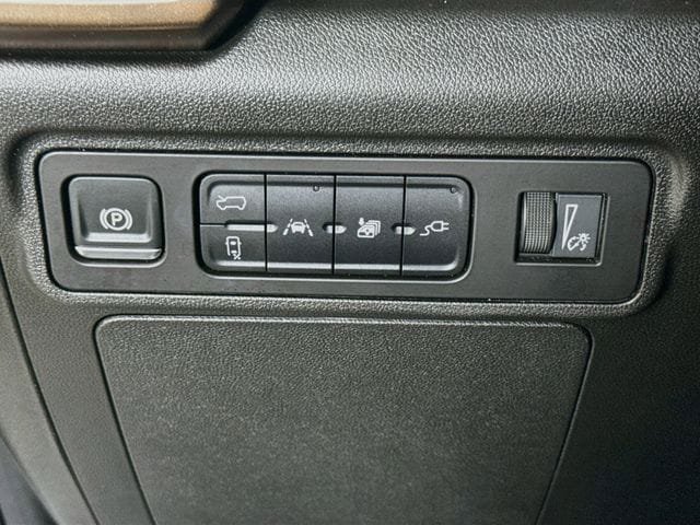 Used 2025 GMC Hummer EV 2X AWD/4WD image 11
