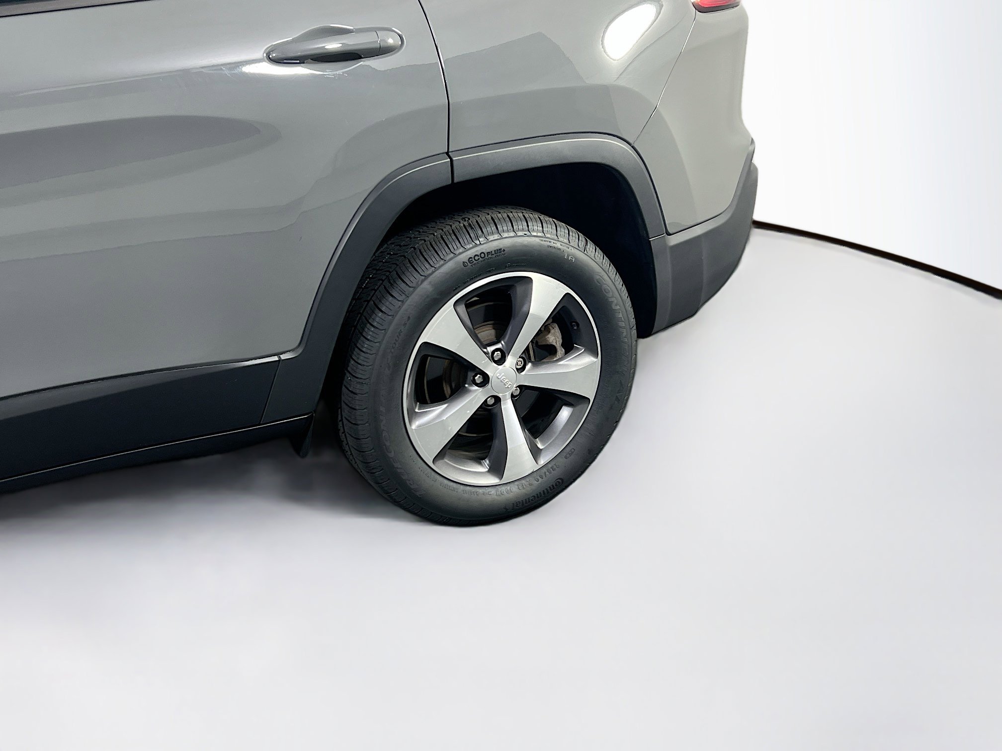Used 2022 Jeep Cherokee Limited image 30
