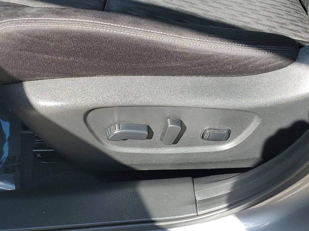 Certified 2020 Nissan Rogue SV FWD image 26