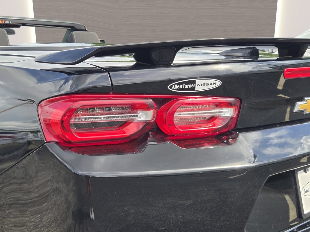 Used 2023 Chevrolet Camaro LT RWD image 9