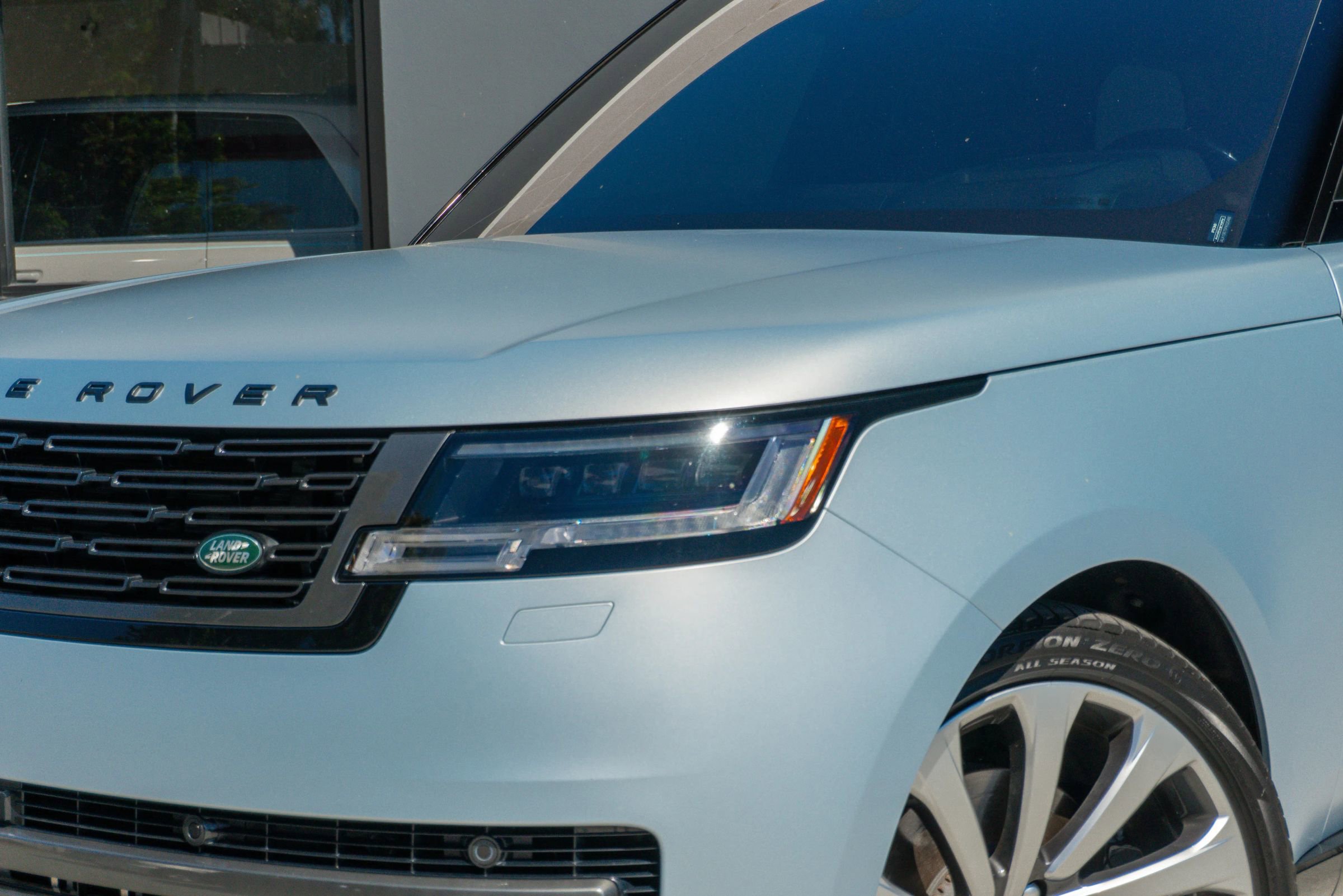 Used 2023 Land Rover Range Rover Autobiography image 25