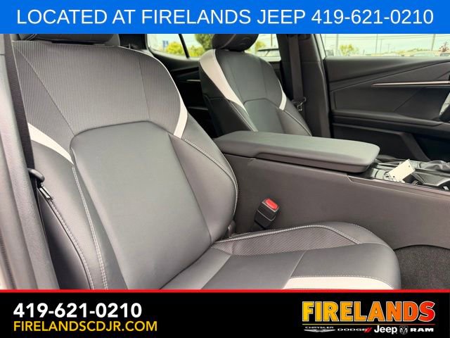 Used 2025 Toyota Camry SE FWD image 12