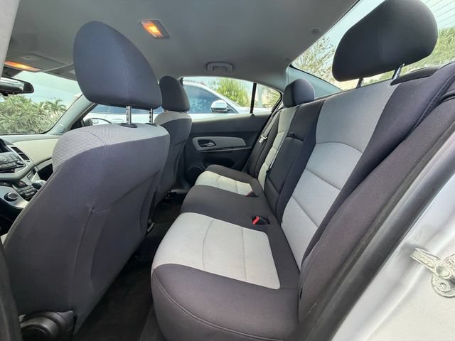 Used 2014 Chevrolet Cruze LS FWD image 12