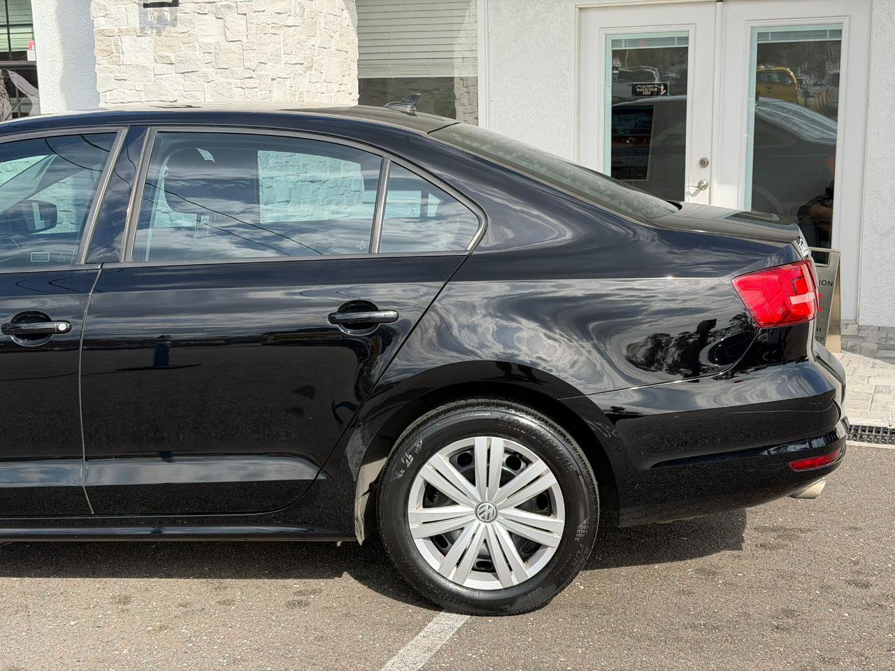 Used 2015 Volkswagen Jetta TDI S image 8