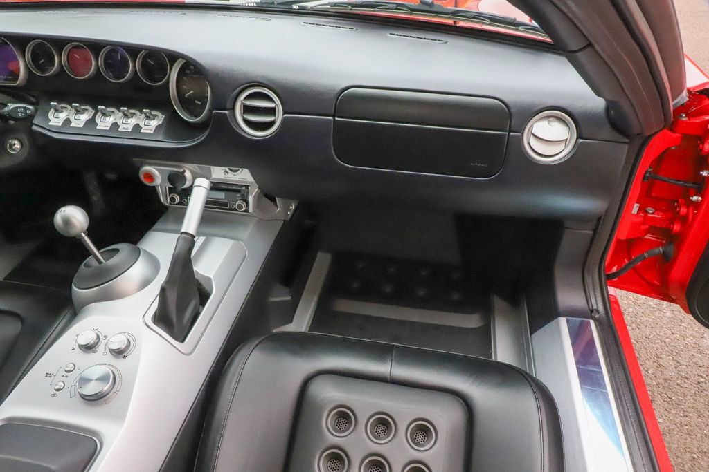 Used 2006 Ford GT RWD image 71