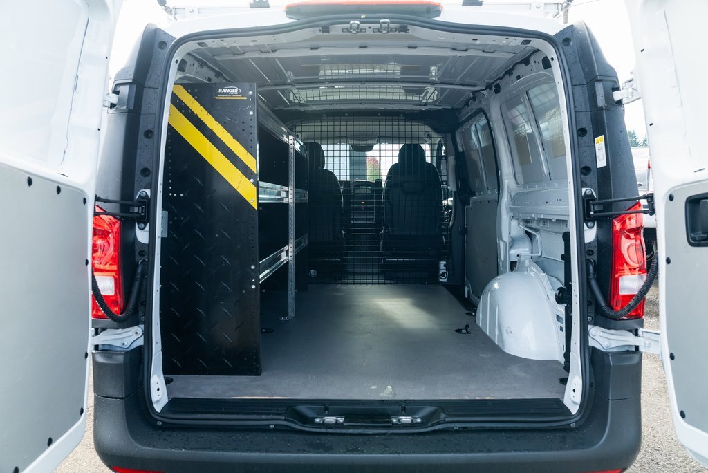 Used 2023 Mercedes-Benz Metris image 7