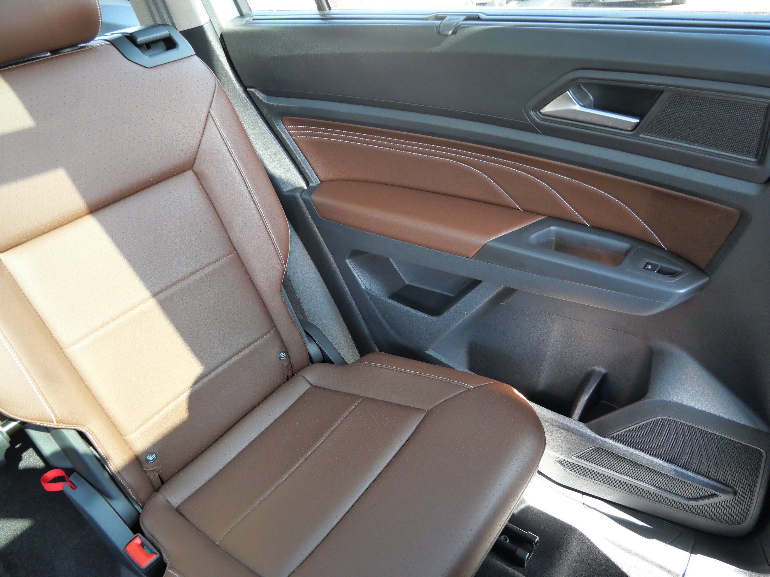 Certified 2022 Volkswagen Atlas SE image 14