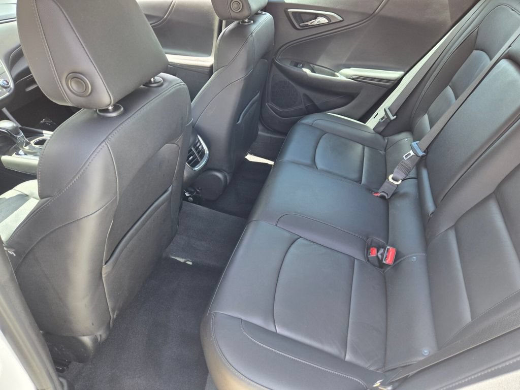 Used 2022 Chevrolet Malibu LT w/ Leather Package FWD image 9