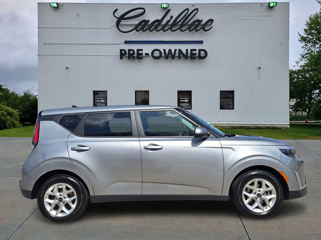 Used 2024 Kia Soul LX w/ Option Group 015 image 2