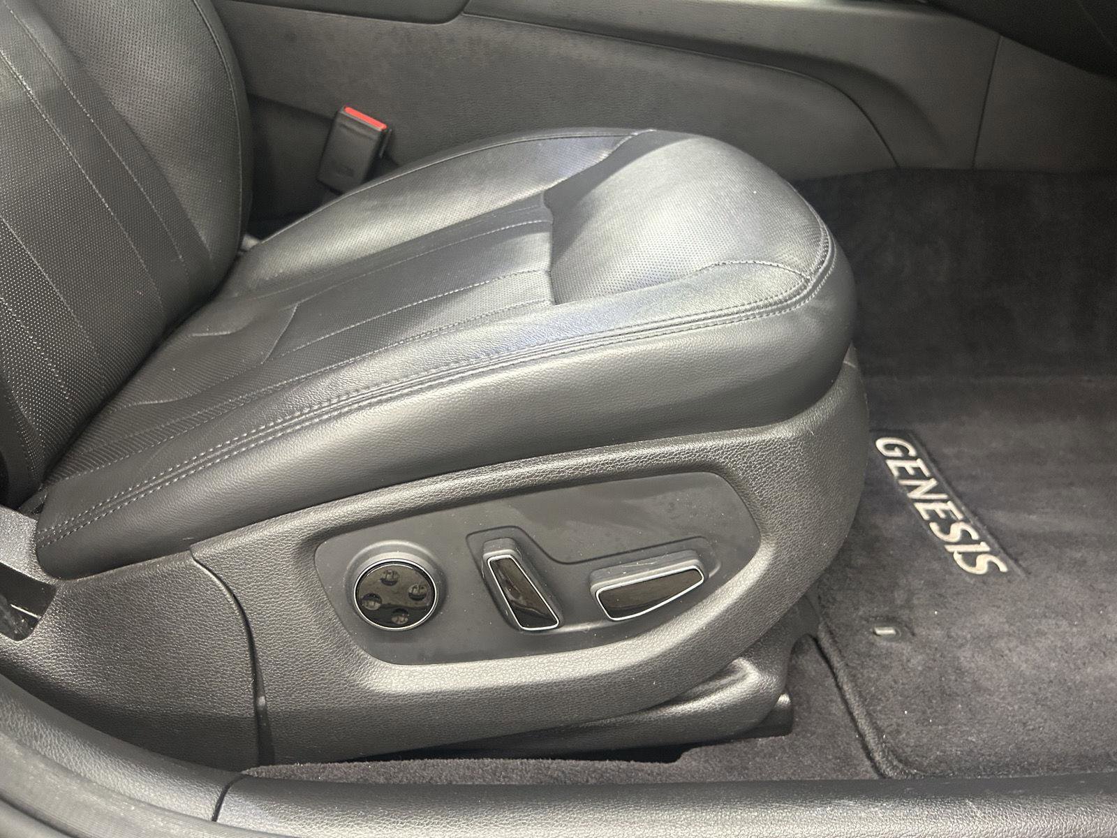 Used 2018 Genesis G80 3.8 image 12