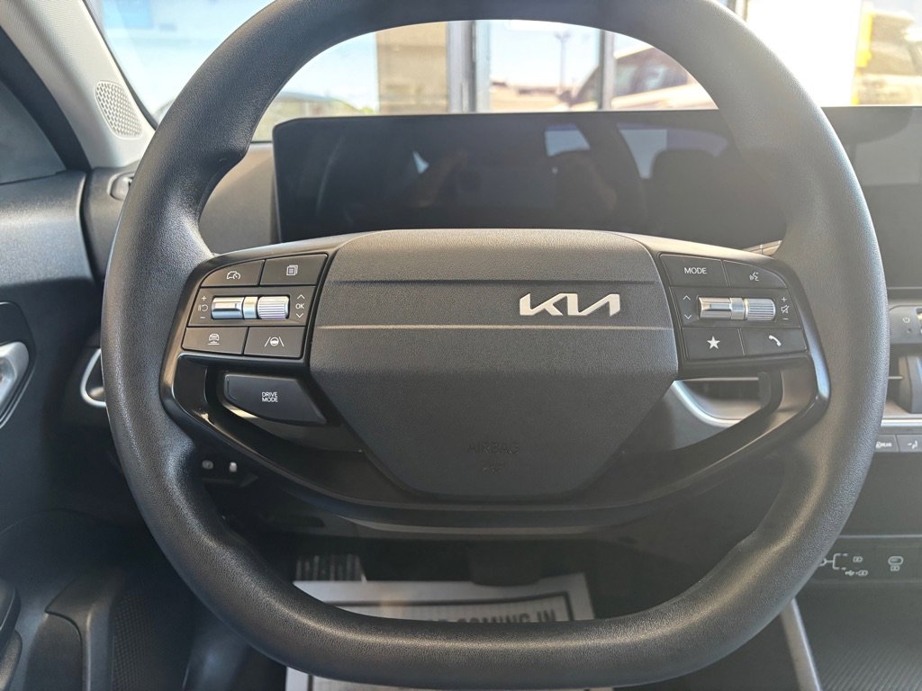 Used 2025 Kia K4 LX FWD image 8